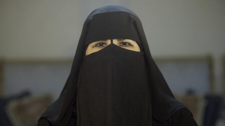Hissa Hilal in The Poetess